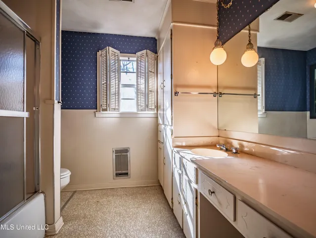 $270,000 | 104 Shagbark Drive, Batesville, MS 38606