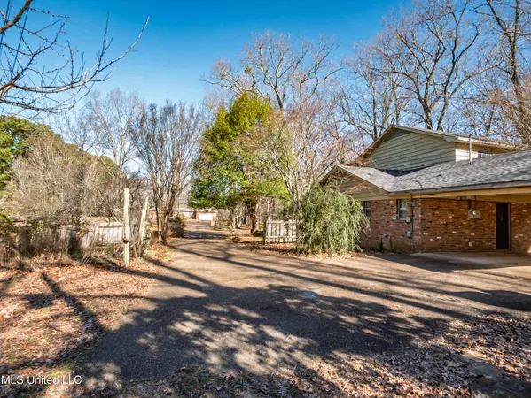 $270,000 | 104 Shagbark Drive, Batesville, MS 38606