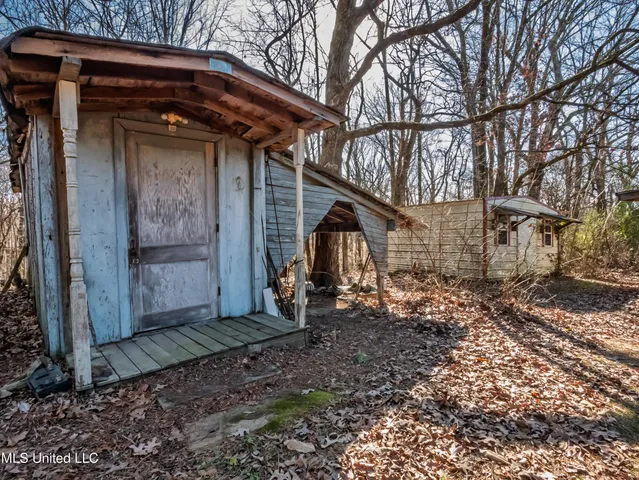 $270,000 | 104 Shagbark Drive, Batesville, MS 38606