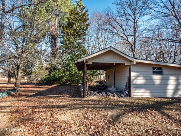 $270,000 | 104 Shagbark Drive, Batesville, MS 38606