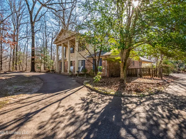 $270,000 | 104 Shagbark Drive, Batesville, MS 38606