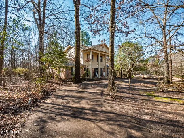 $270,000 | 104 Shagbark Drive, Batesville, MS 38606