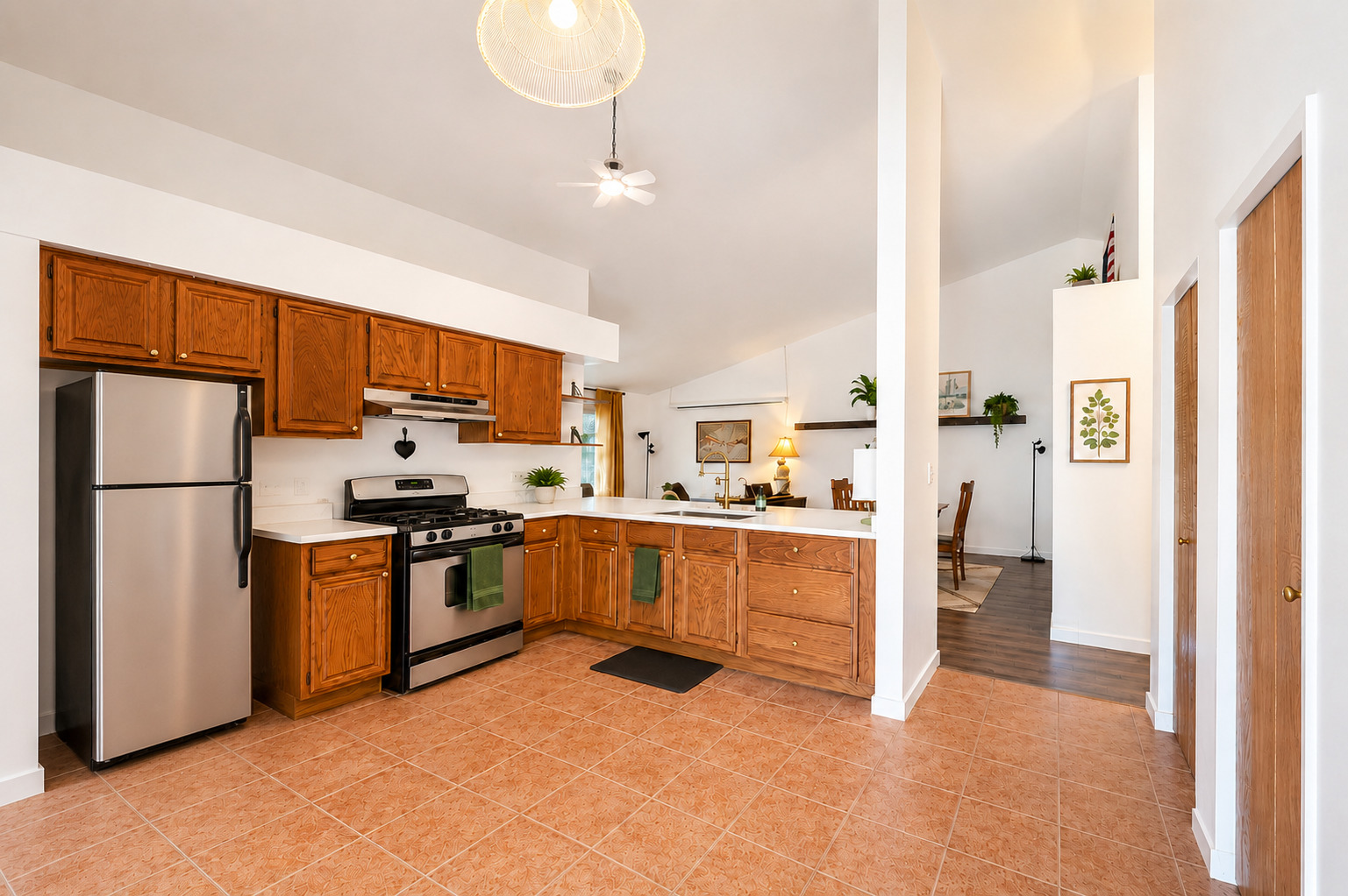387 Chaparral Circle, Unit 387 Elgin, IL 60120 - Photo 6 of 17