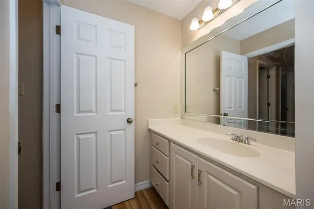 $329,900 | 1621 Walpole Drive, Unit B, Chesterfield, MO 63017