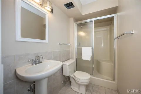 $329,900 | 1621 Walpole Drive, Unit B, Chesterfield, MO 63017