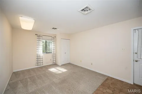 $329,900 | 1621 Walpole Drive, Unit B, Chesterfield, MO 63017