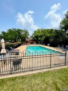 $329,900 | 1621 Walpole Drive, Unit B, Chesterfield, MO 63017