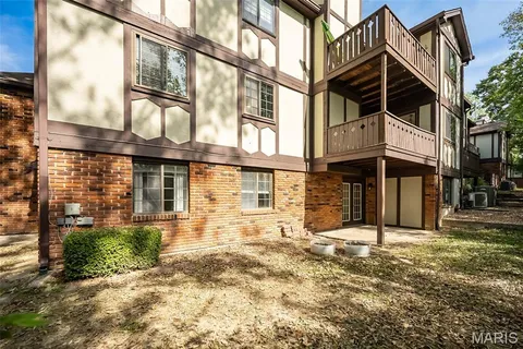 $329,900 | 1621 Walpole Drive, Unit B, Chesterfield, MO 63017