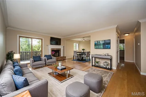 $329,900 | 1621 Walpole Drive, Unit B, Chesterfield, MO 63017