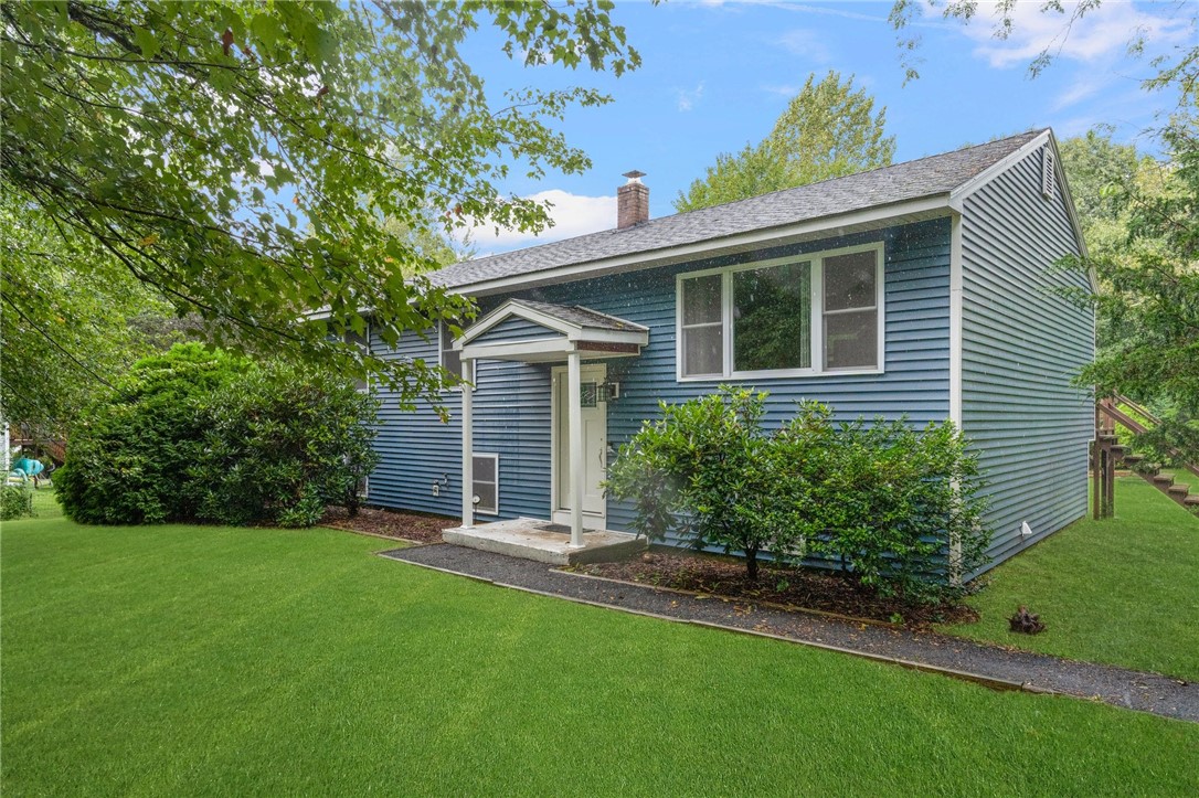 10 Tree Top Drive Westerly, RI 02891 - Photo 3 of 37