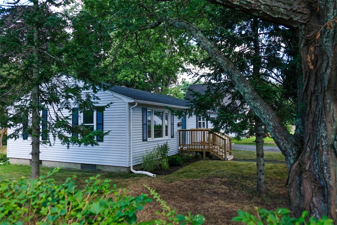 73 Vanderbilt Road Warwick, RI 02886 - Photo 2 of 16 Gallery Image 2