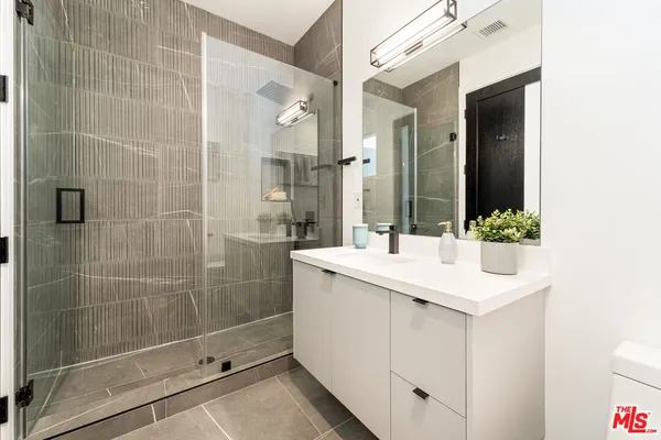 $2,450,000 | 350 Mt Carmel Drive, Glendale, CA 91206