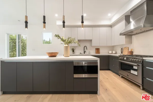 $2,450,000 | 350 Mt Carmel Drive, Glendale, CA 91206