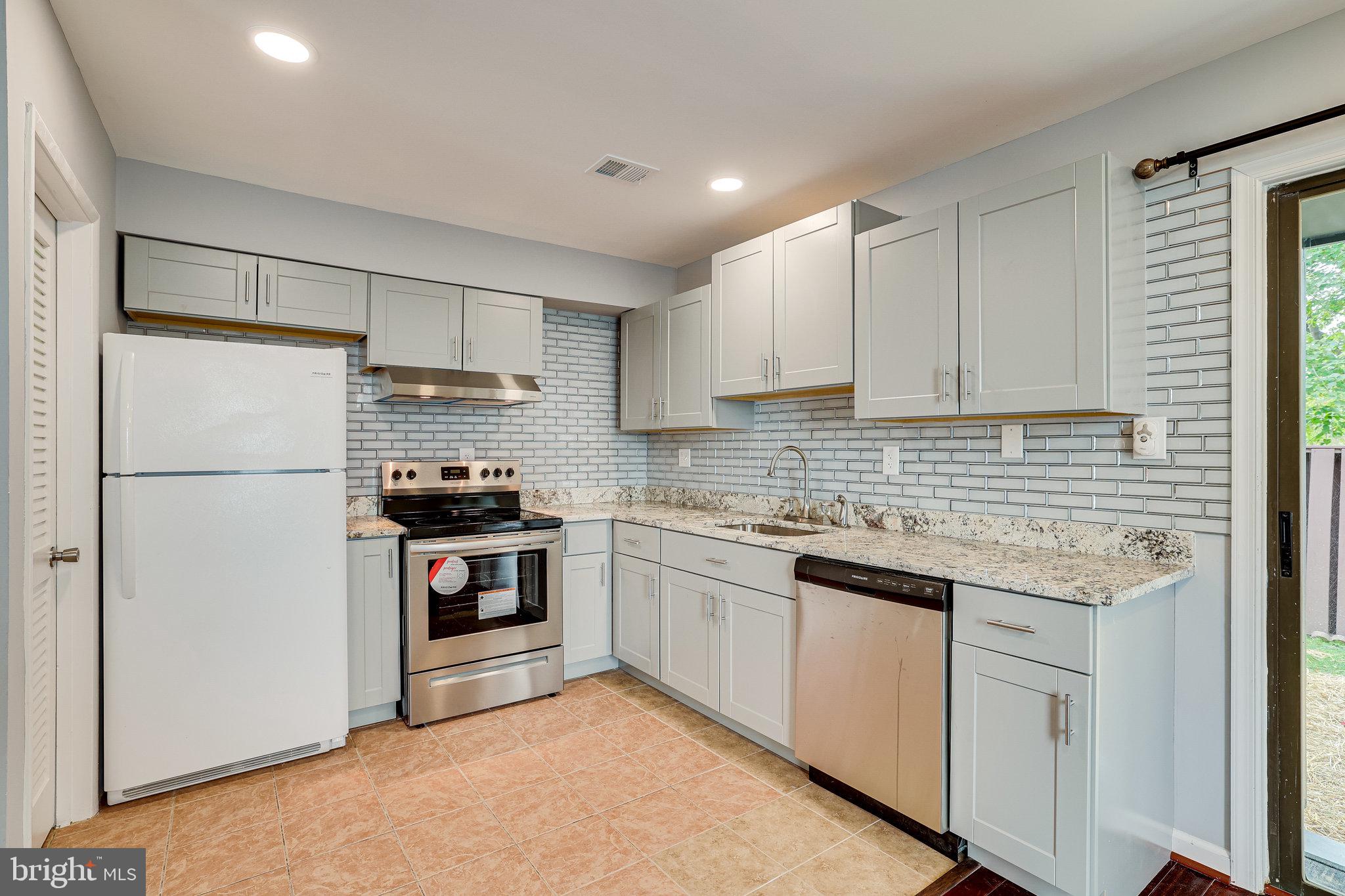 12169 Sanibel Court Reston, VA 20191 - Photo 11 of 35 Gallery Image 11