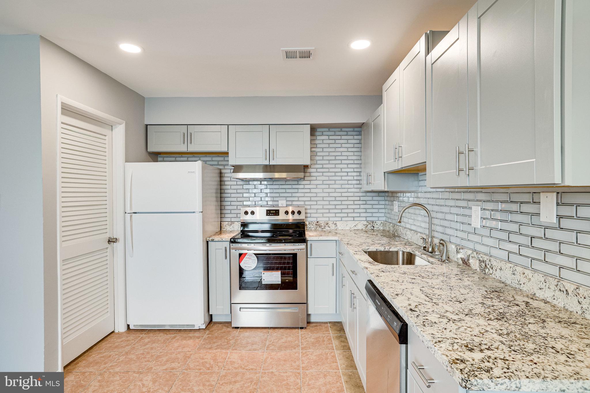 12169 Sanibel Court Reston, VA 20191 - Photo 15 of 35 Gallery Image 15