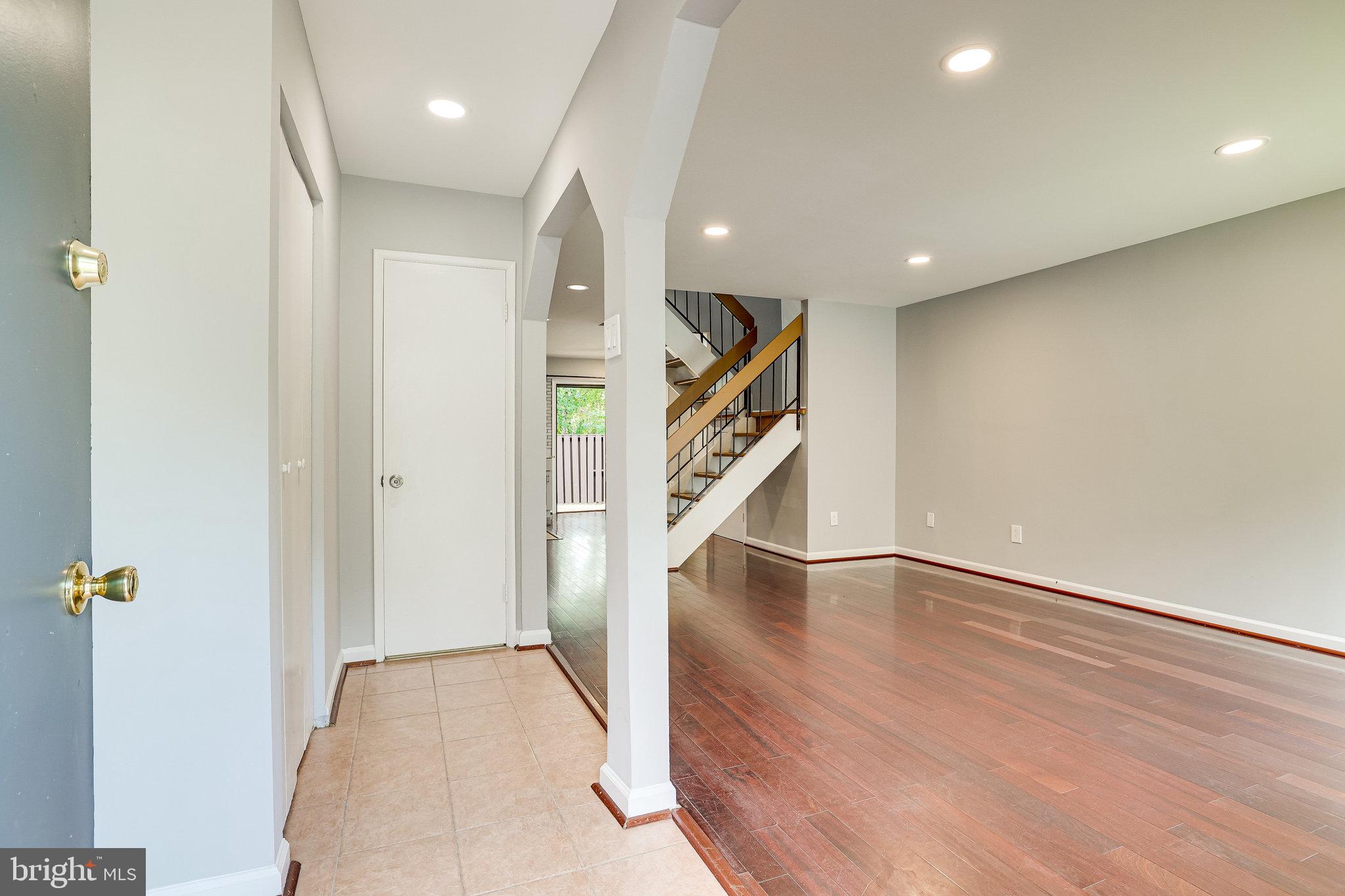 12169 Sanibel Court Reston, VA 20191 - Photo 3 of 35 Gallery Image 3