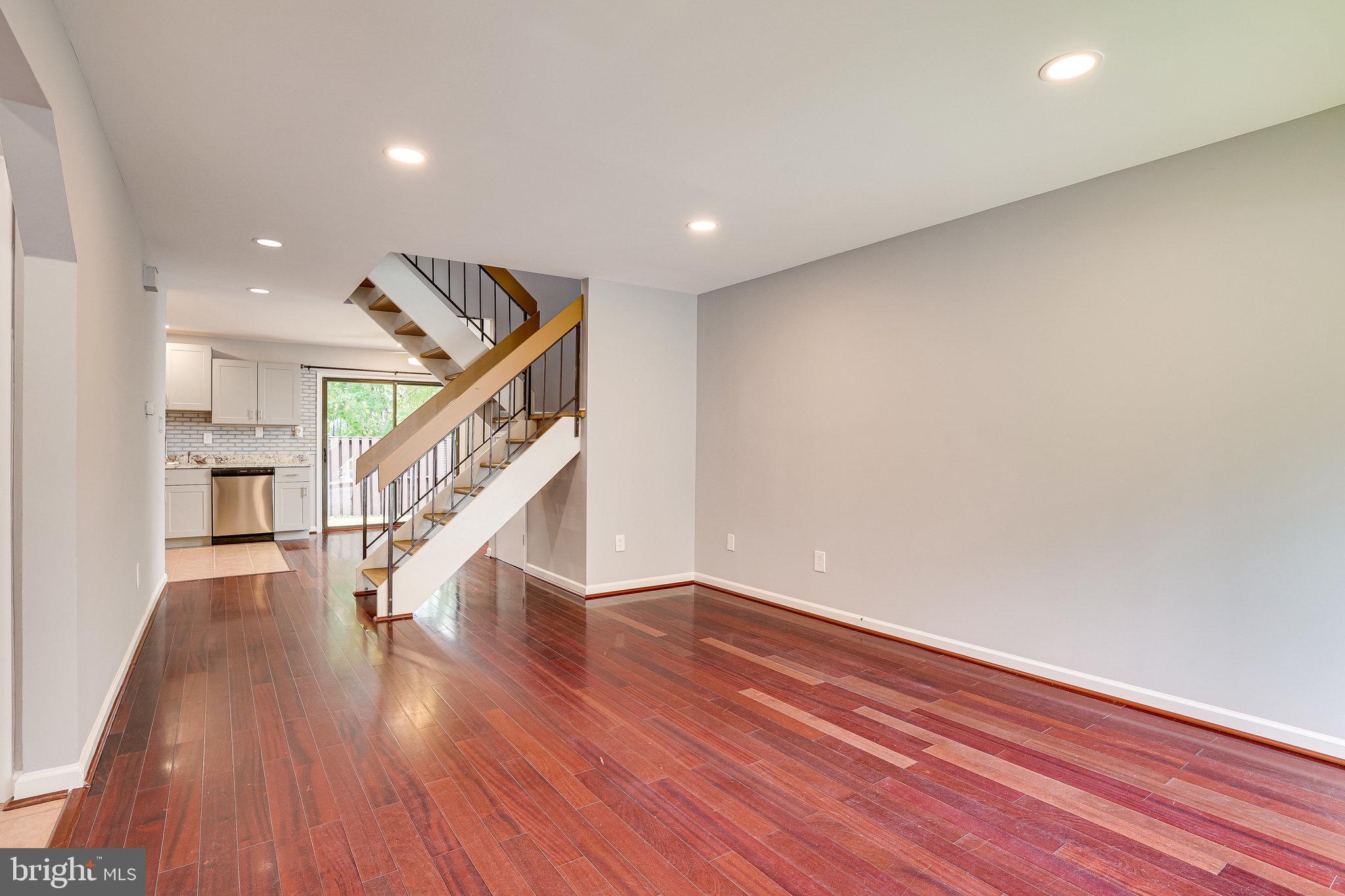 12169 Sanibel Court Reston, VA 20191 - Photo 6 of 35 Gallery Image 6