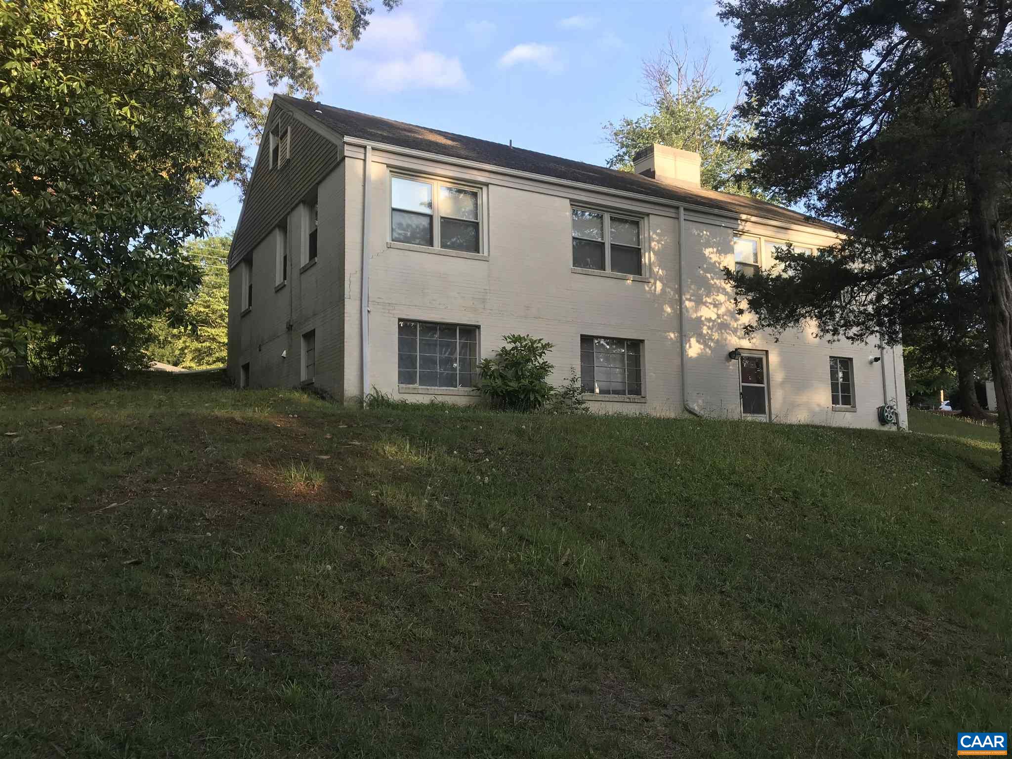 1627 St Annes Road Charlottesville, VA 22901 - Photo 3 of 17 Gallery Image 3