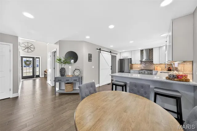 $549,900 | 709 Scarlet Oak Drive, Lake St. Louis, MO 63367