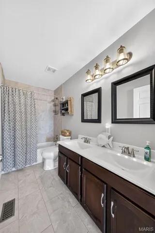 $549,900 | 709 Scarlet Oak Drive, Lake St. Louis, MO 63367