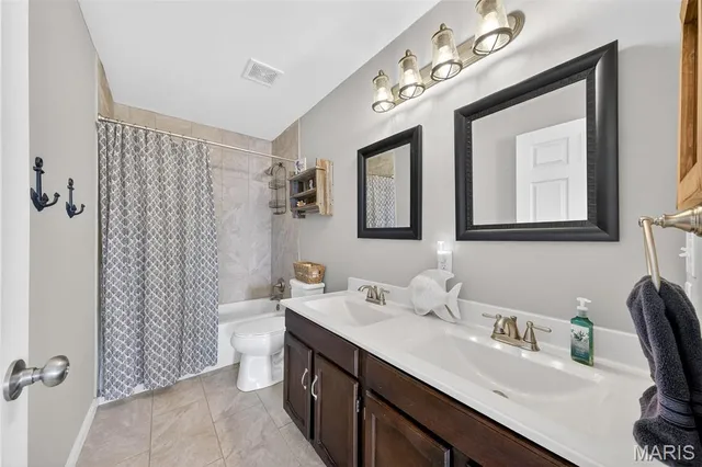 $549,900 | 709 Scarlet Oak Drive, Lake St. Louis, MO 63367