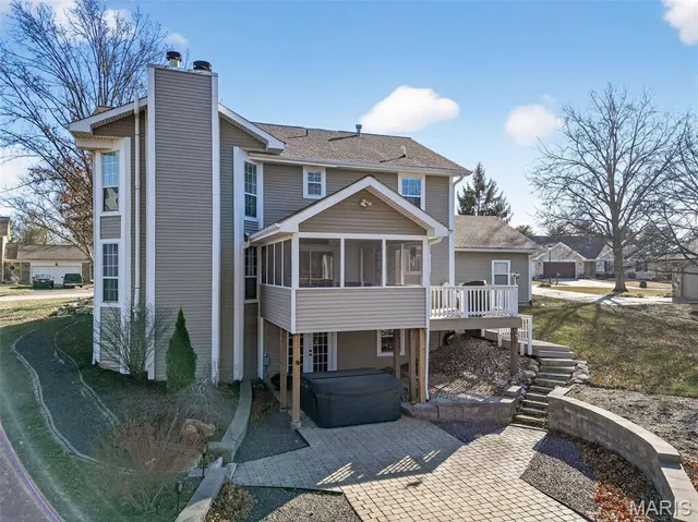 $549,900 | 709 Scarlet Oak Drive, Lake St. Louis, MO 63367