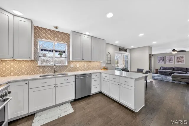 $549,900 | 709 Scarlet Oak Drive, Lake St. Louis, MO 63367