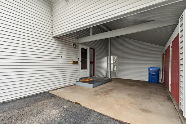 $330,000 | 305 South 13th Street, St. Charles, IL 60174
