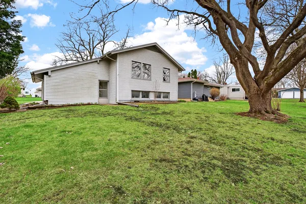 $330,000 | 305 South 13th Street, St. Charles, IL 60174