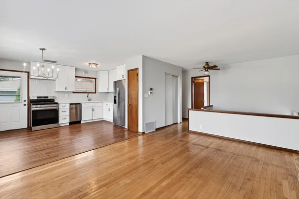 $330,000 | 305 South 13th Street, St. Charles, IL 60174
