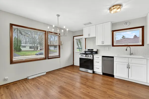 $330,000 | 305 South 13th Street, St. Charles, IL 60174