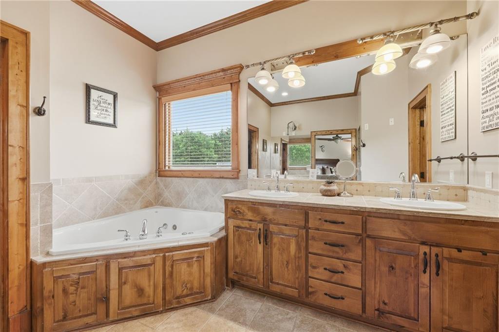 8980 Rowen Road De Soto, KS 66018 - Photo 20 of 69