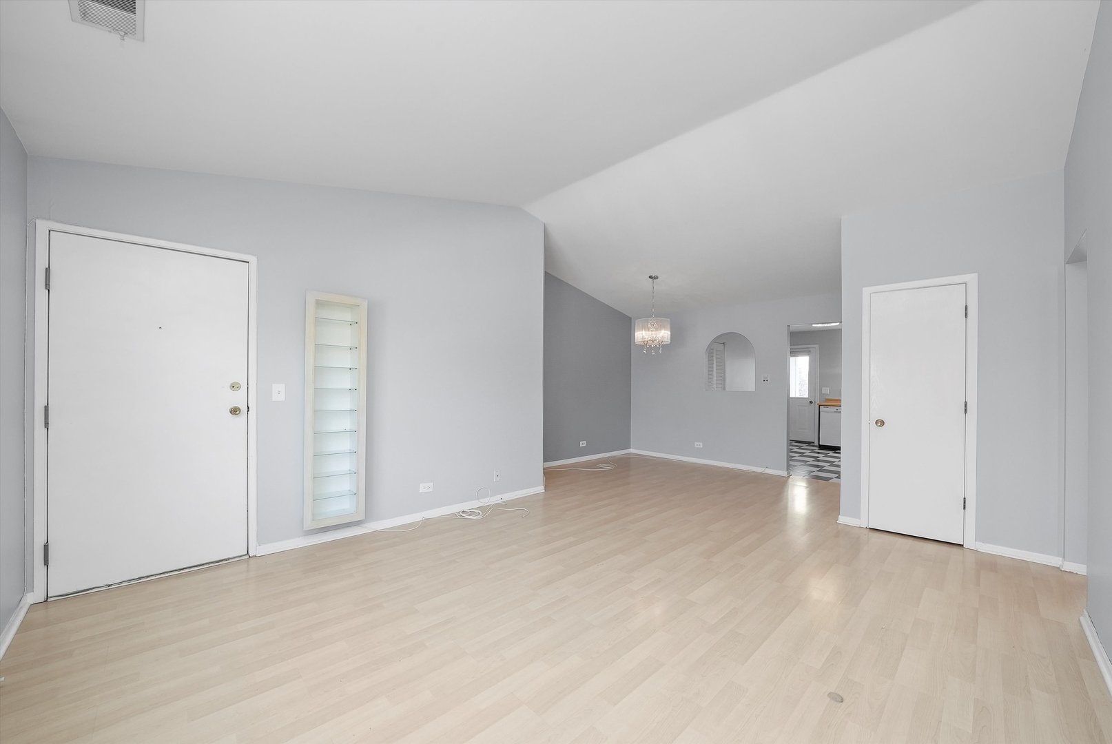 152 East Winchester Road, Unit E Libertyville, IL 60048 - Photo 7 of 24 a view of empty room