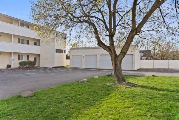 $205,000 | 222 North Hutchinson Road, Unit 105, Spokane Valley, WA 99212