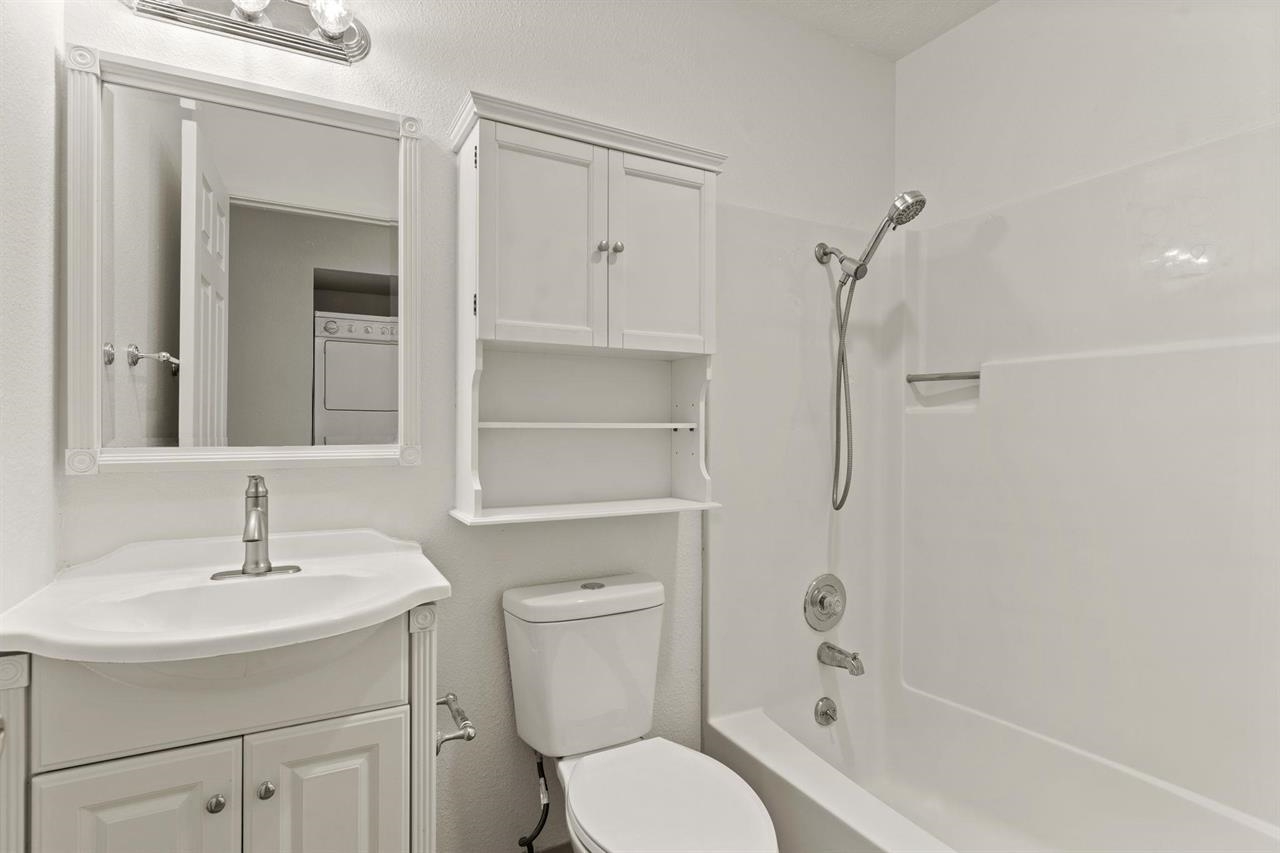 222 North Hutchinson Road, Unit 105 Spokane Valley, WA 99212 - Photo 12 of 21