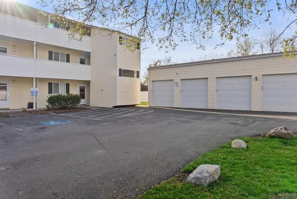 $198,000 | 222 North Hutchinson Road, Unit 105, Spokane Valley, WA 99212