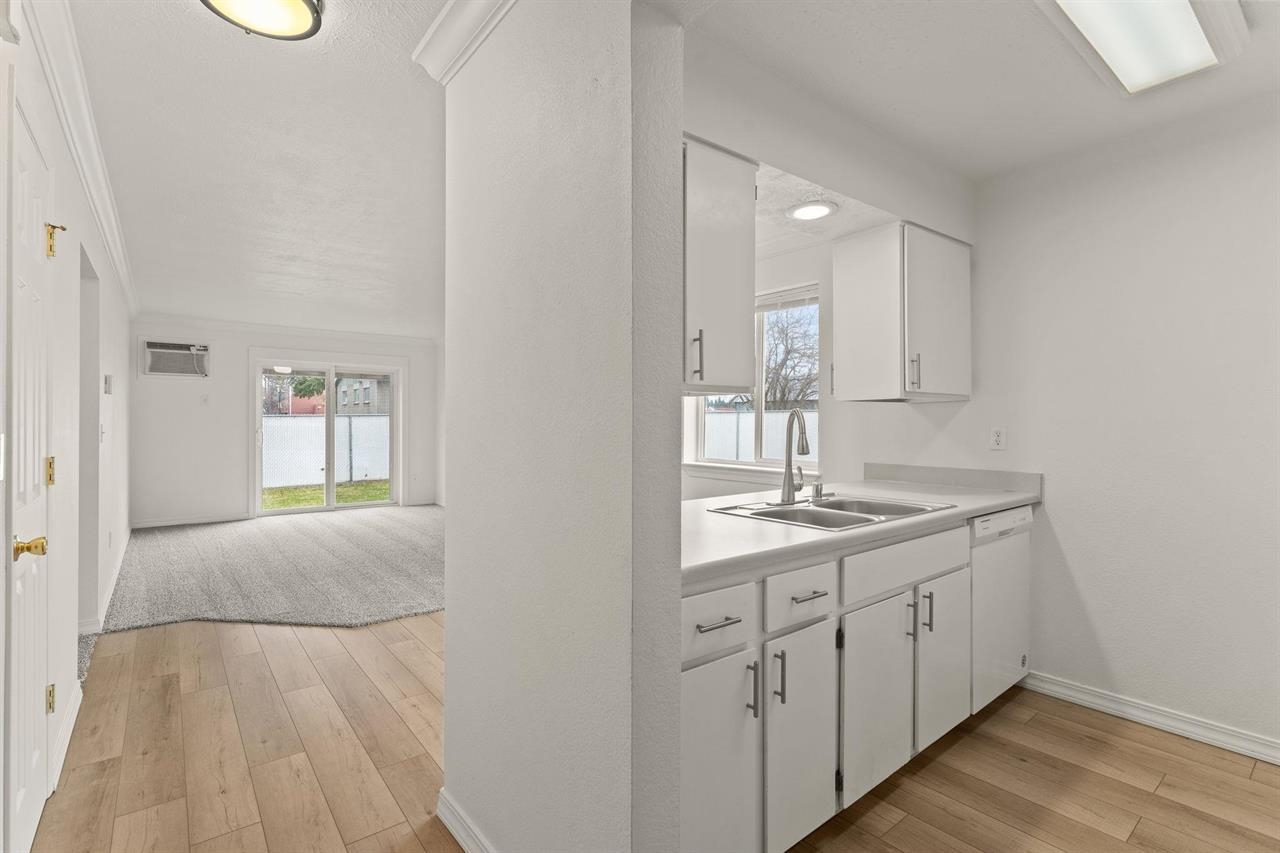 222 North Hutchinson Road, Unit 105 Spokane Valley, WA 99212 - Photo 5 of 21