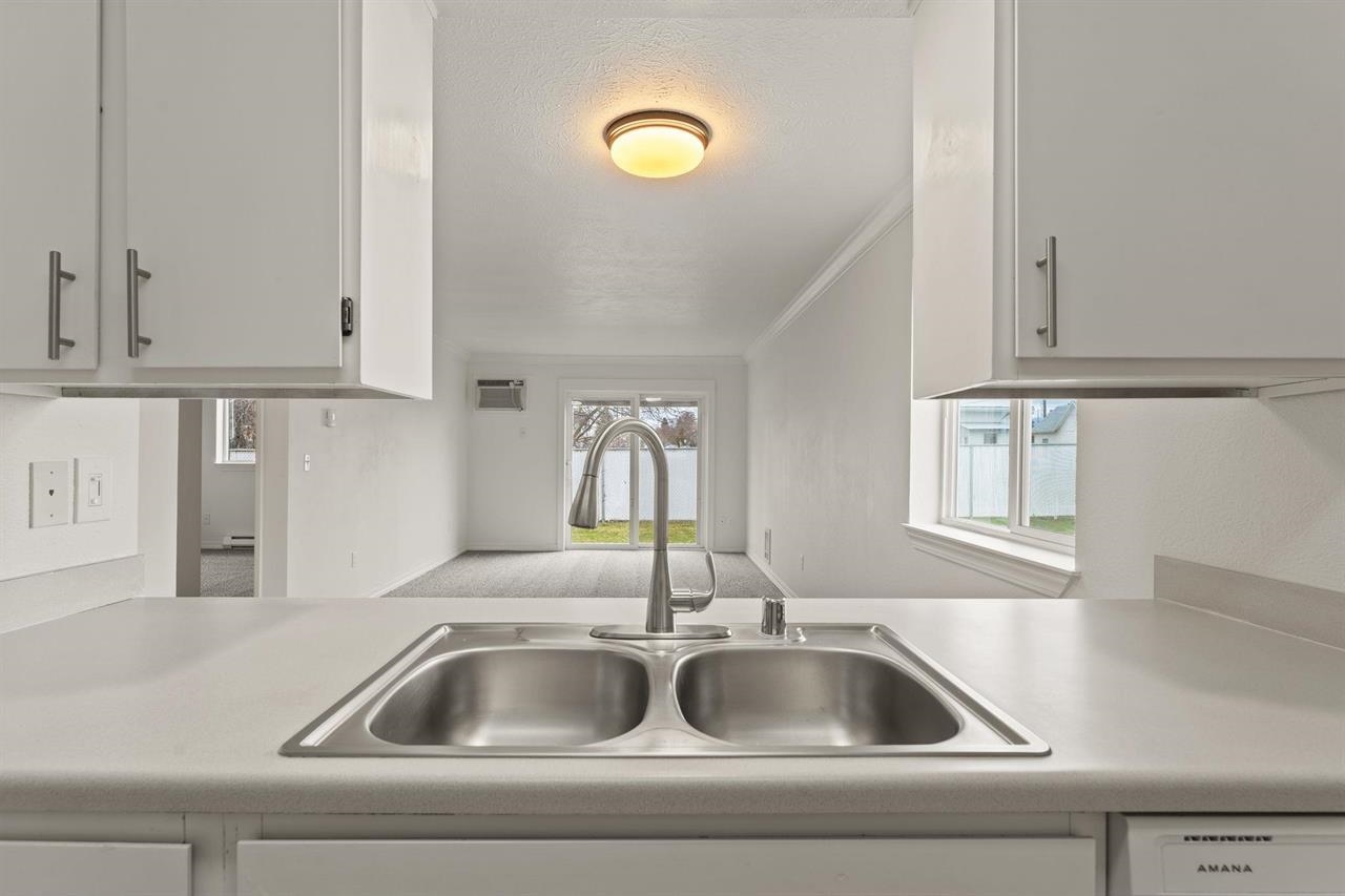 222 North Hutchinson Road, Unit 105 Spokane Valley, WA 99212 - Photo 6 of 21