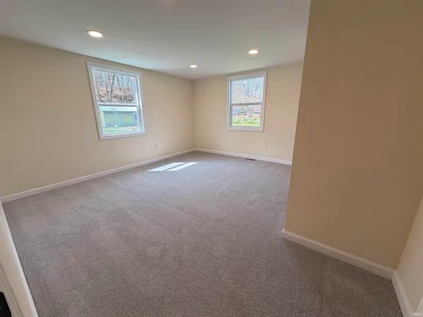 $210,000 | 11592 East Main Street, Owensburg, IN 47453