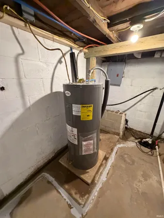 $210,000 | 11592 East Main Street, Owensburg, IN 47453