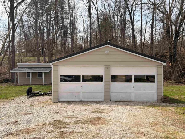 $210,000 | 11592 East Main Street, Owensburg, IN 47453