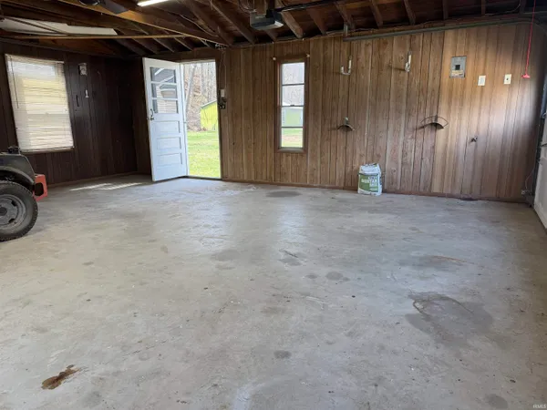 $210,000 | 11592 East Main Street, Owensburg, IN 47453