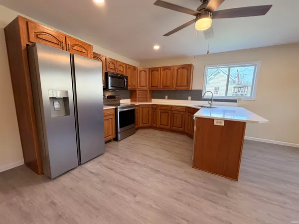 $210,000 | 11592 East Main Street, Owensburg, IN 47453