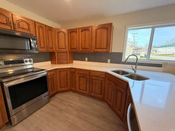 $210,000 | 11592 East Main Street, Owensburg, IN 47453