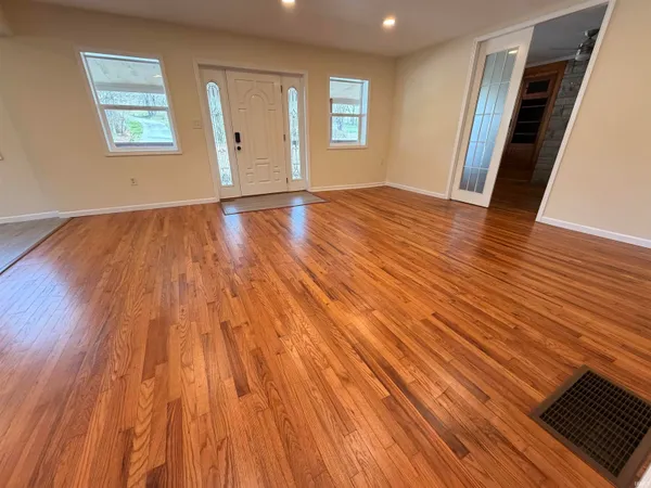 $210,000 | 11592 East Main Street, Owensburg, IN 47453