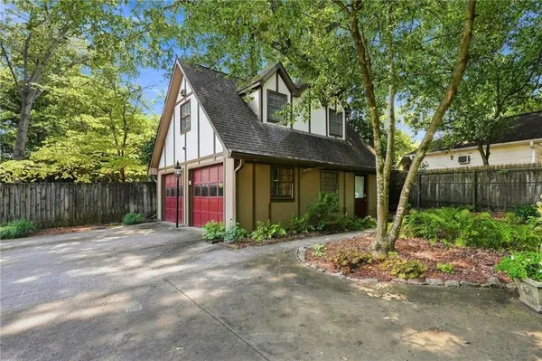 $1,975 | 826 Mentelle Drive Northeast, Atlanta, GA 30308