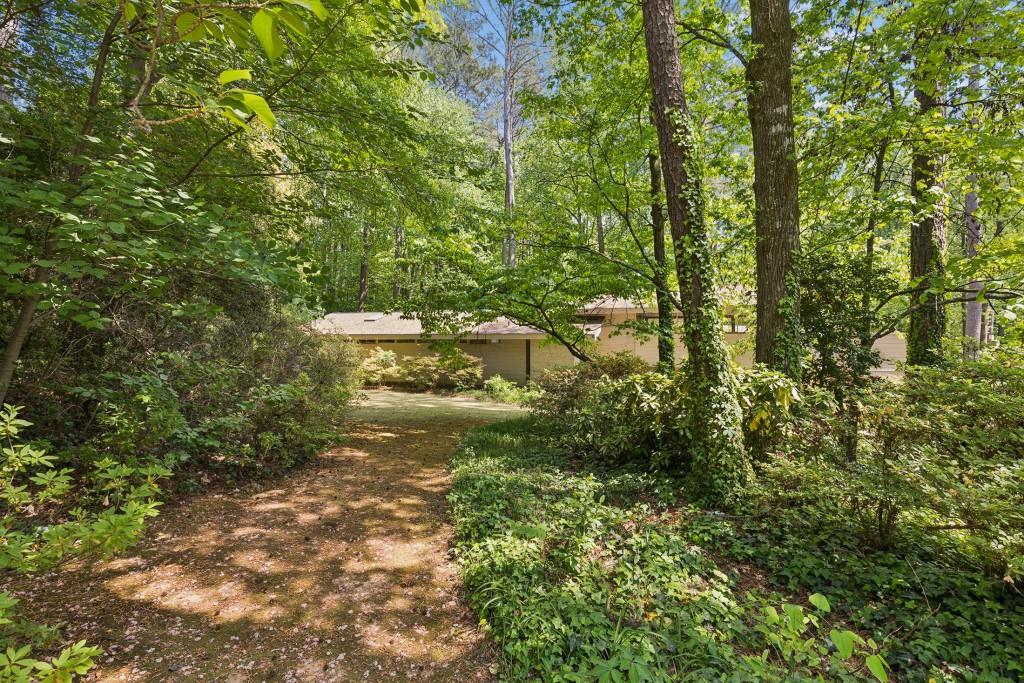 2001 Castleway Lane Northeast Atlanta, GA 30345 - Photo 37 of 43