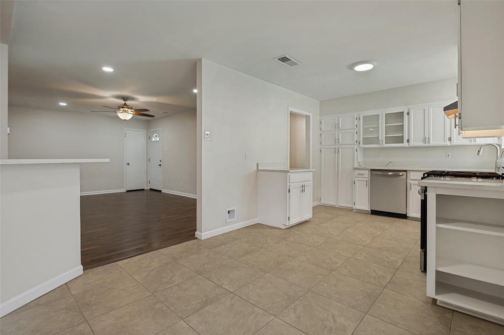 3811 Rolinda Drive Dallas, TX 75211 - Photo 9 of 22
