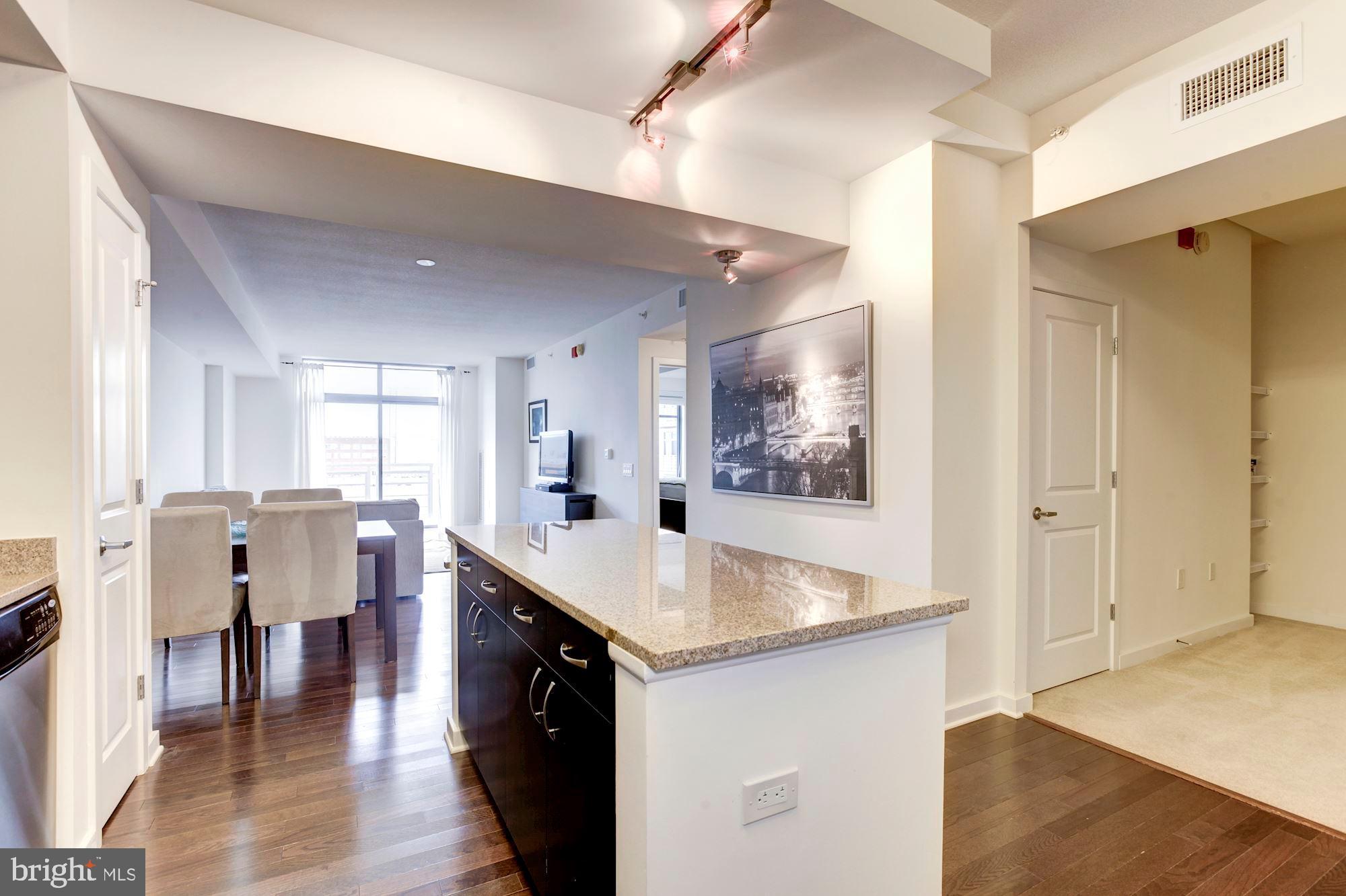 475 K Street Northwest, Unit 1105 Washington, DC 20001 - Photo 10 of 28 Kitchen & Dinning Area