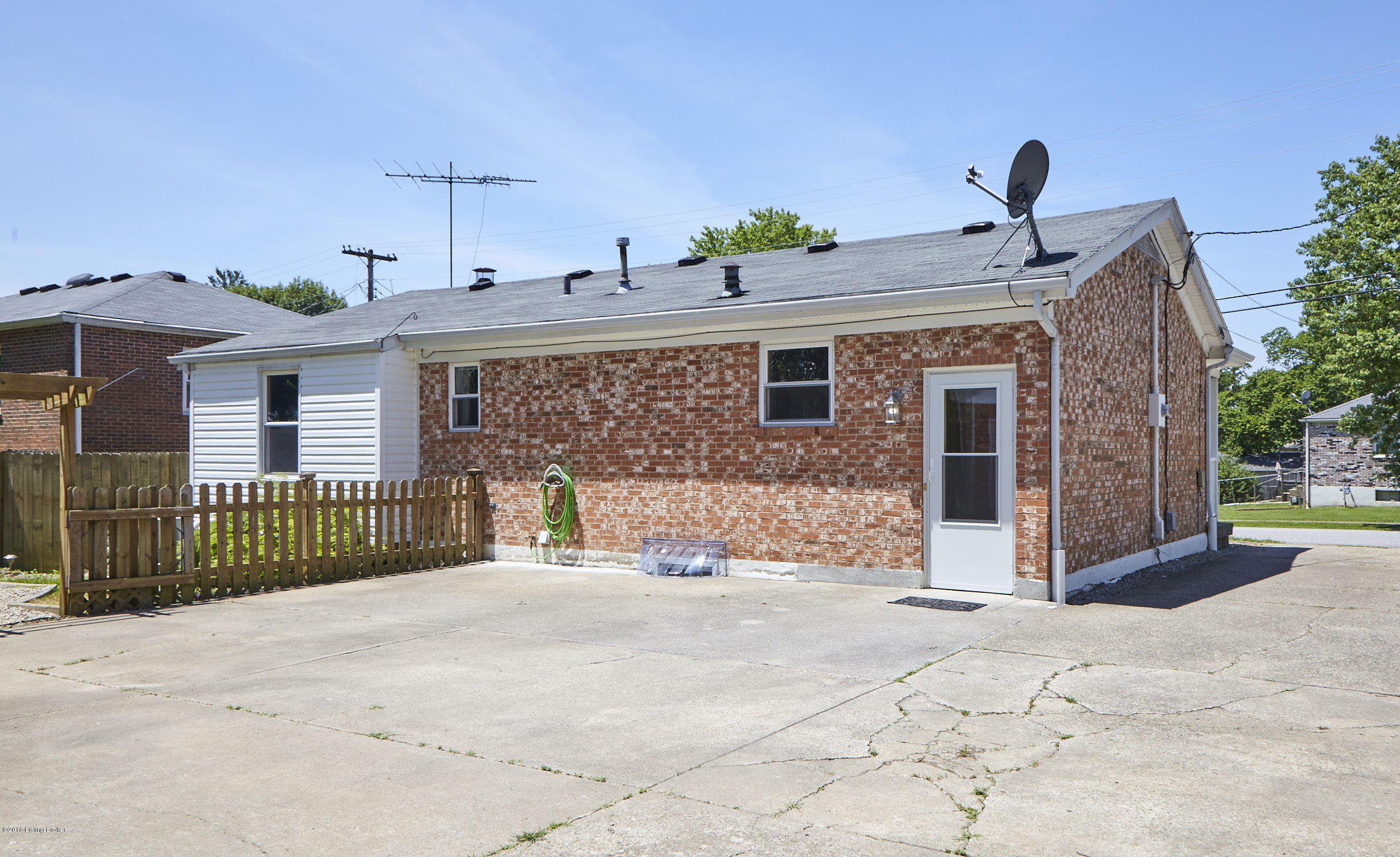 6703 El Rancho Road Louisville, KY 40291 - Photo 32 of 35 6703ElRancho_007